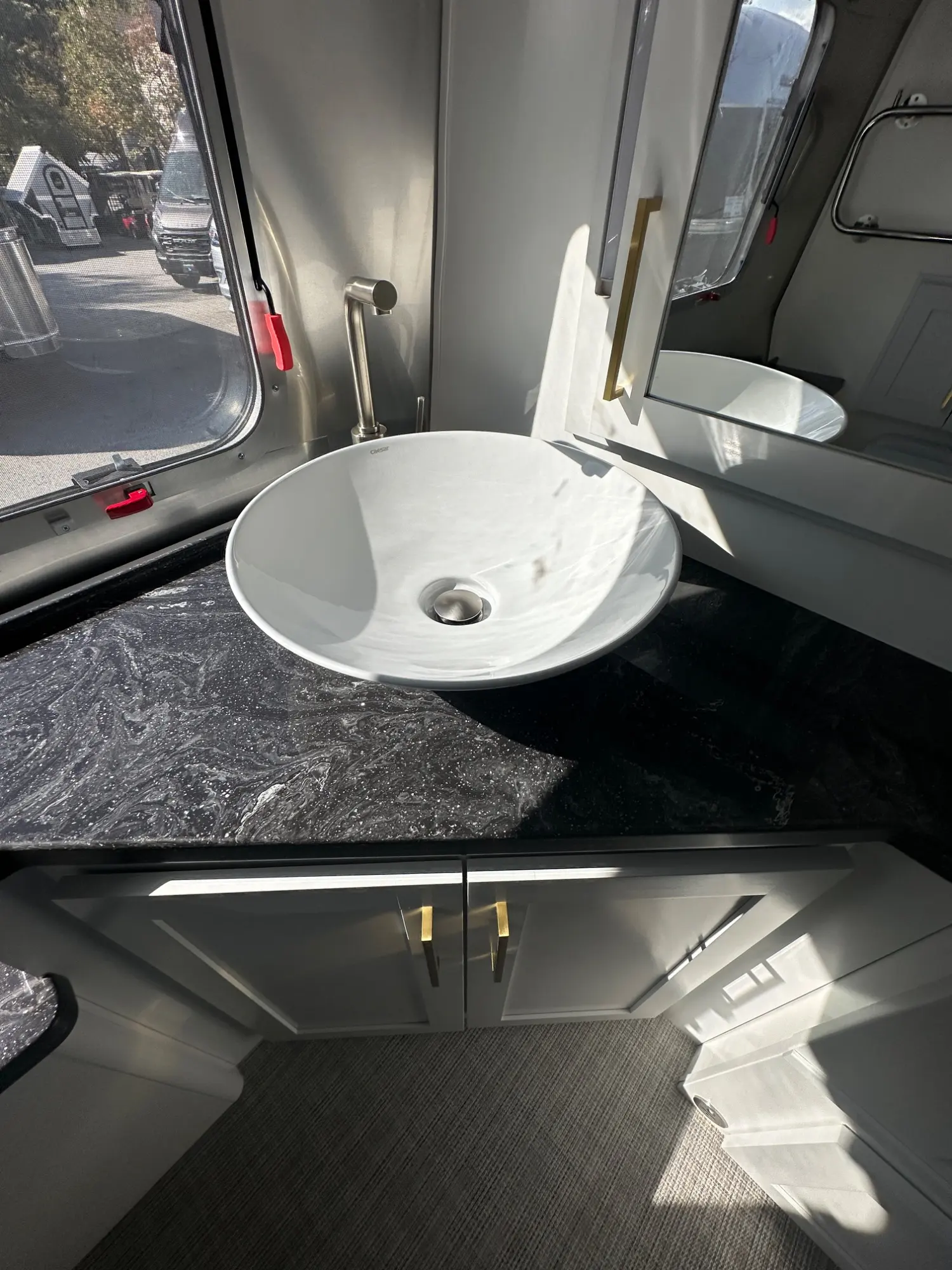 2027 Airstream Classic 33FBT - Image 14