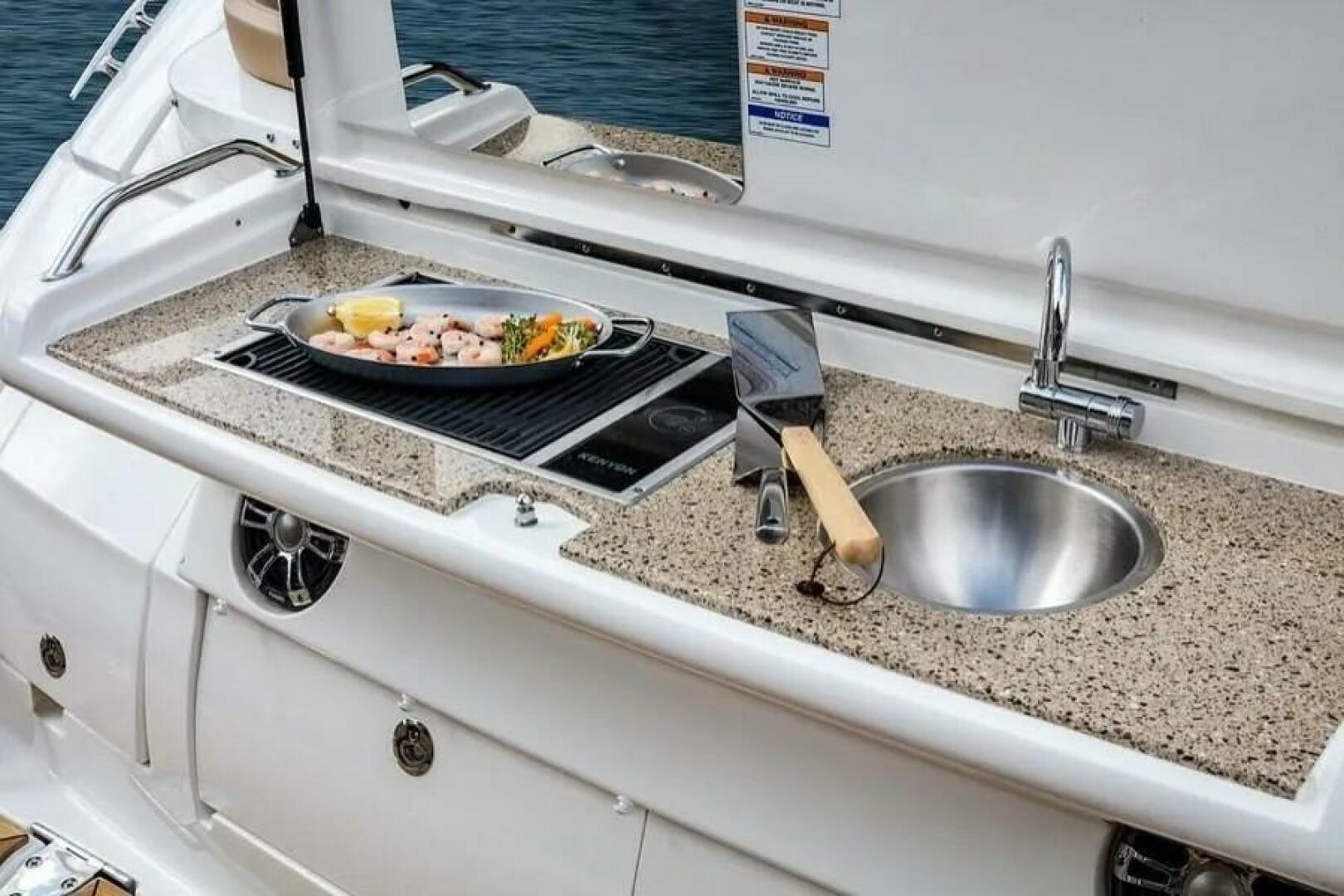 2019 Sea Ray Coupe - Image 13