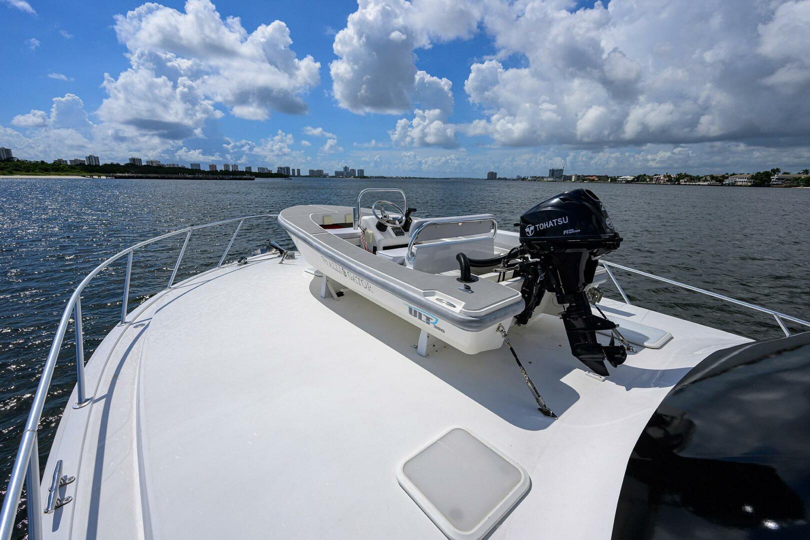 2000 Viking 50 Convertible - Image 29