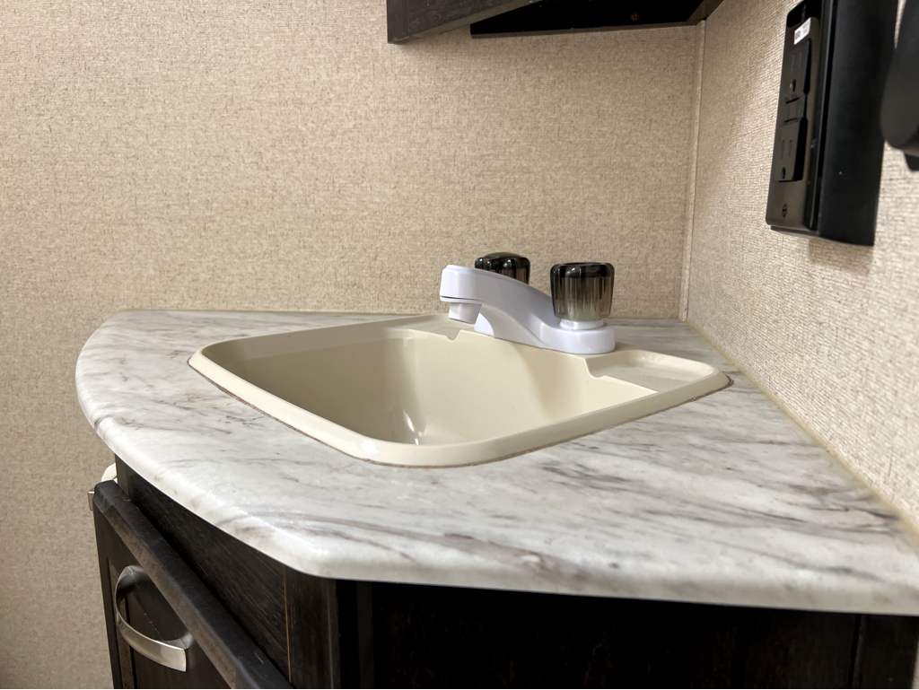 2019 COACHMEN SPIRIT 2245BH - Image 16