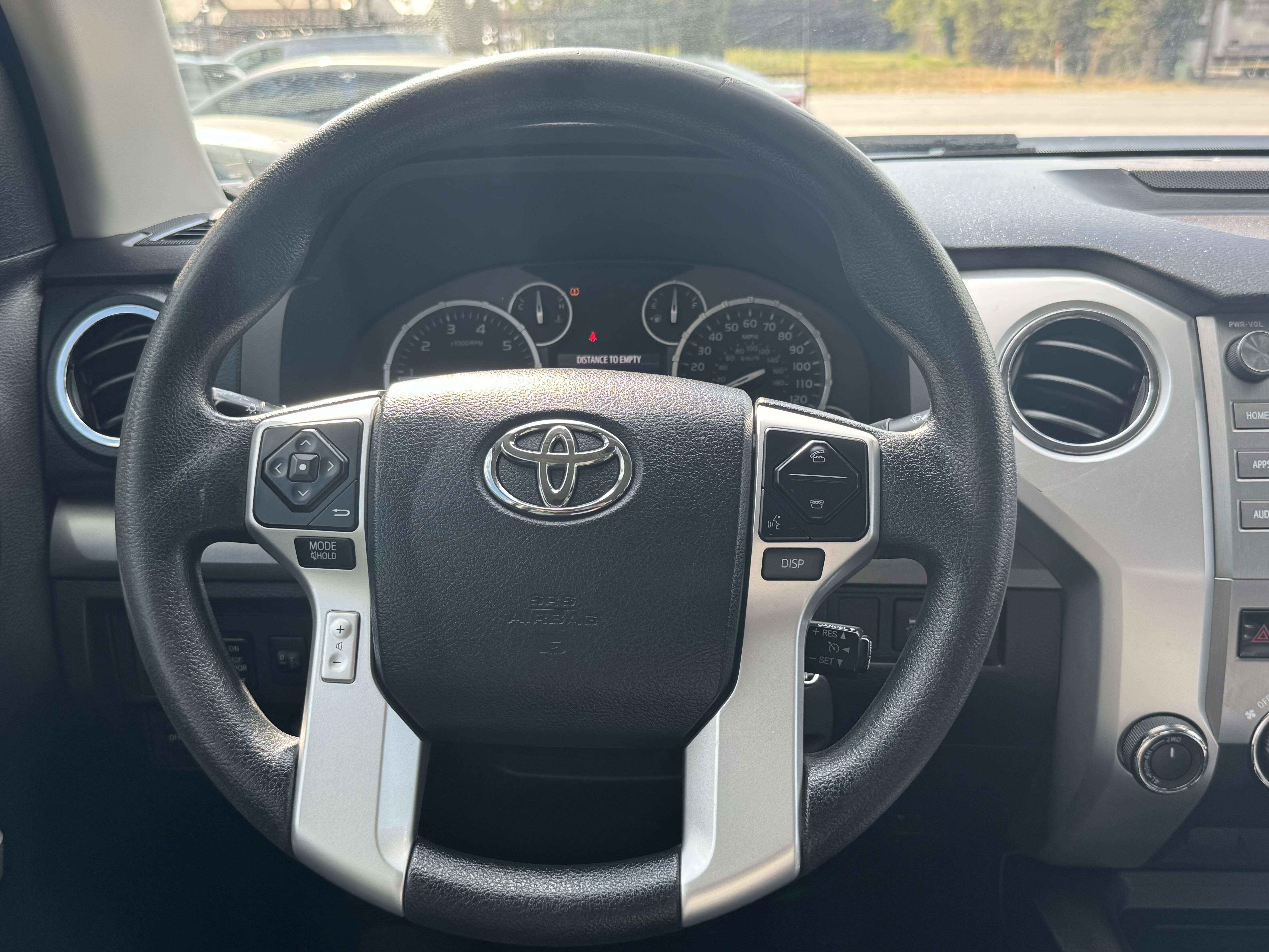 2014 Toyota Tundra CrewMax SR5 4WD 5.7L V8 - Image 25