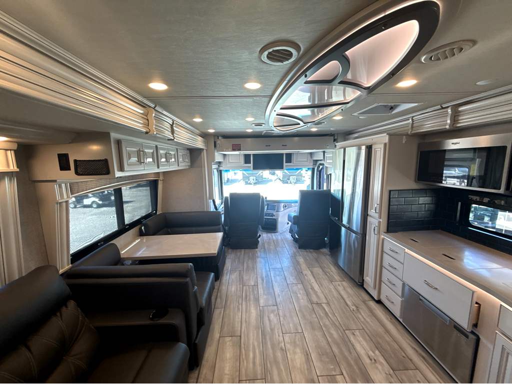 2024 FLEETWOOD DISCOVERY 38N - Image 14