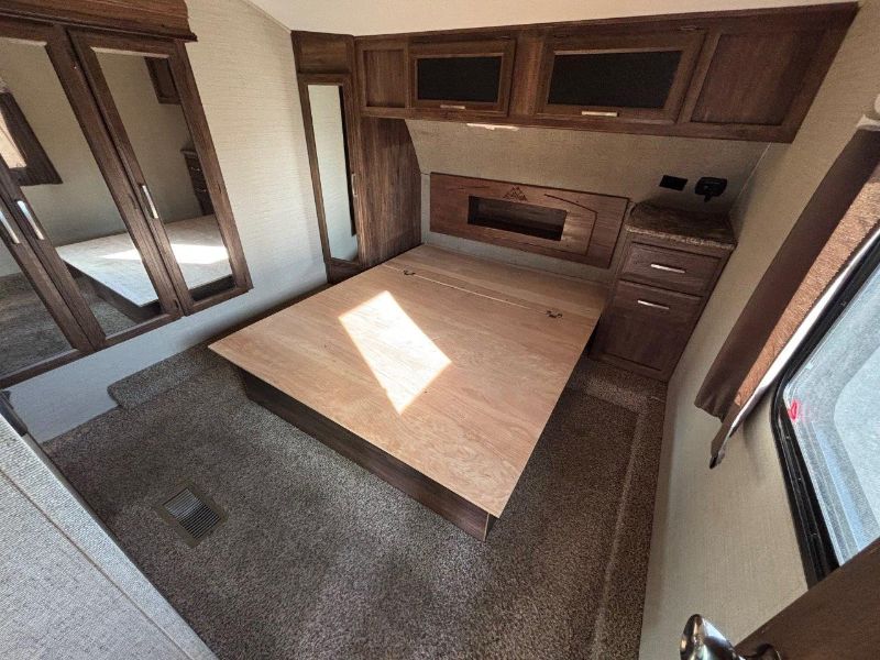 2017 Keystone Cougar 326RDS - Image 15