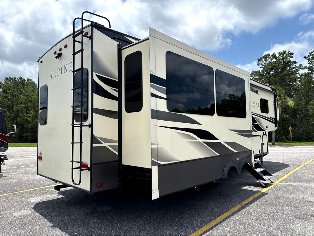 2020 Keystone ALPINE 3021RE - Image 4