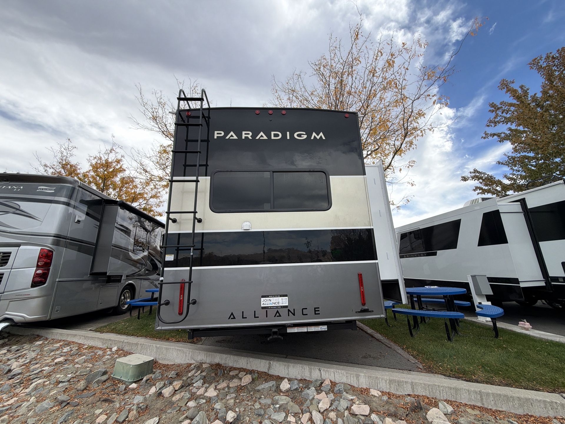 2027 Alliance RV Paradigm 312RK - Image 6