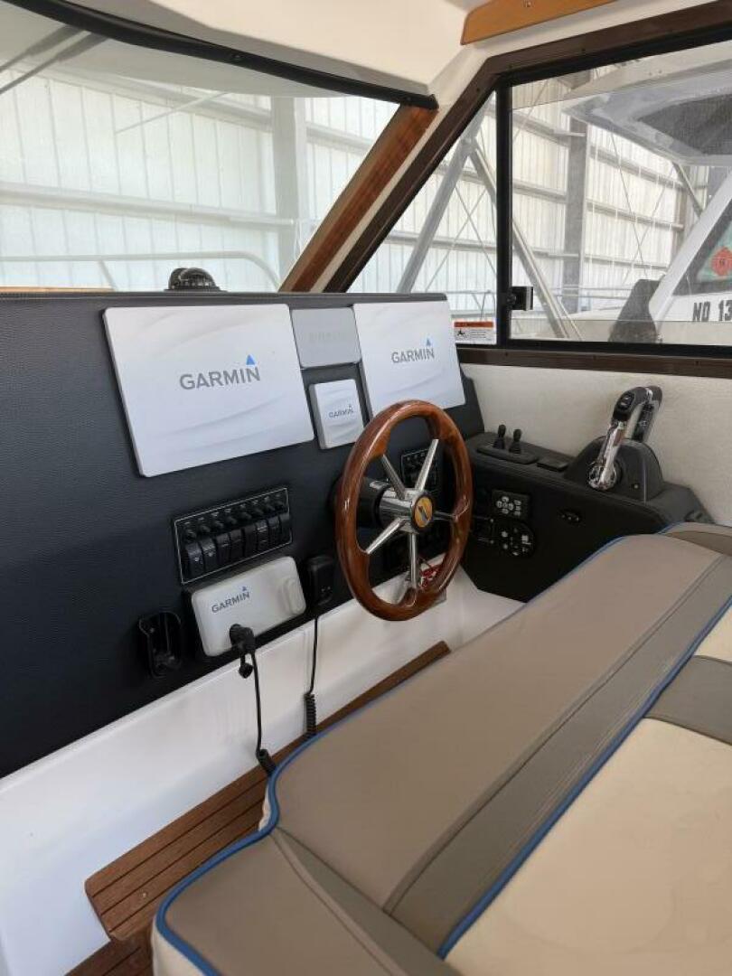 2017 Cutwater C-302 Sport Coupe - Image 10
