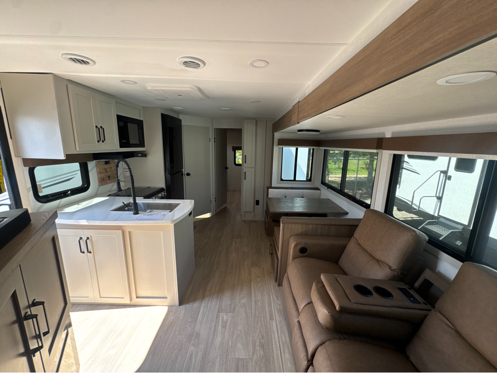 2027 VENTURE RV SPORTTREK 343VBH - Image 11