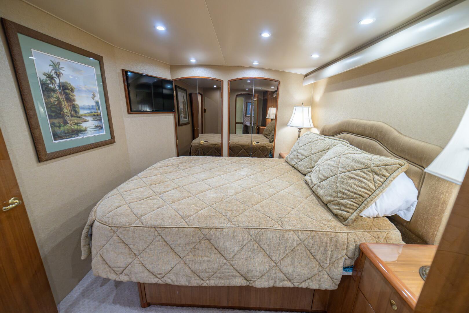 2006 Viking 56 Convertible - Image 61