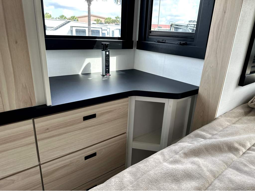 2027 JAYCO MELBOURNE PRESTIGE 25LP - Image 13
