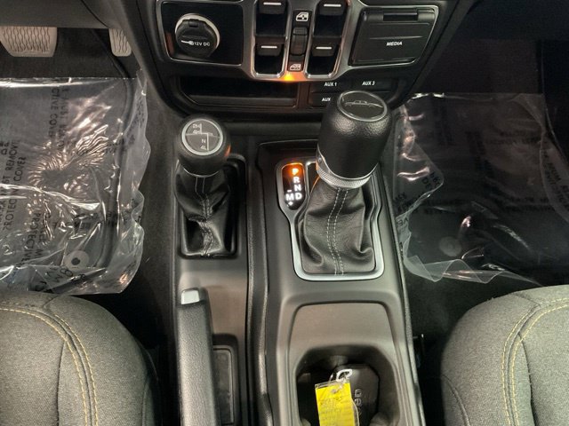 2025 Jeep Gladiator Sport S 4x4 - Image 19