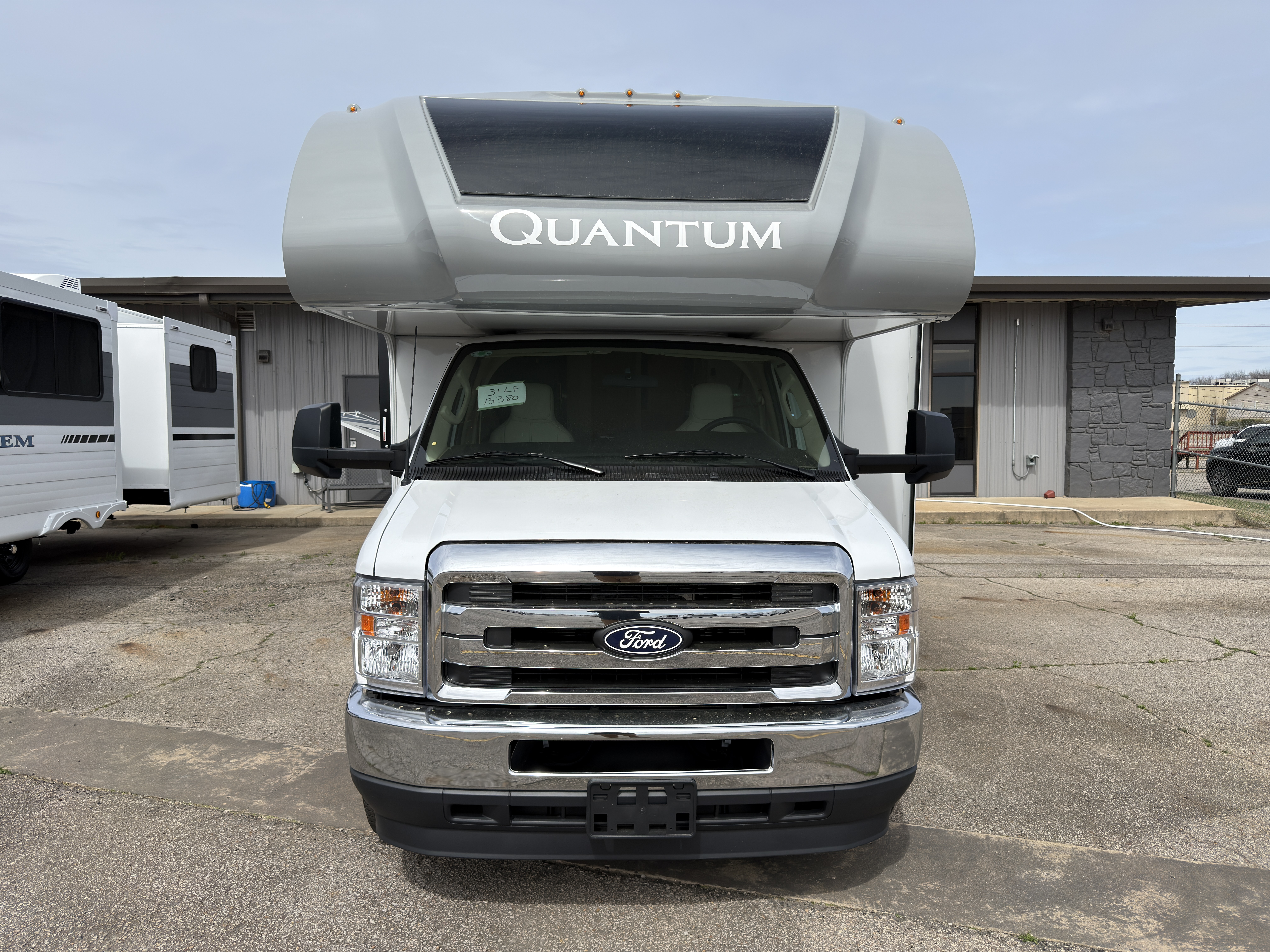 2026 Thor Motor Coach Quantum LF31 - Image 2