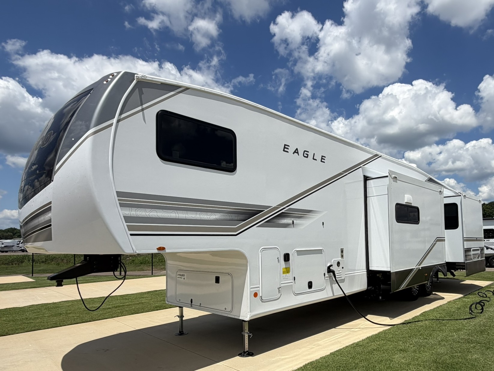 2027 JAYCO EAGLE 367TBTS - Image 2