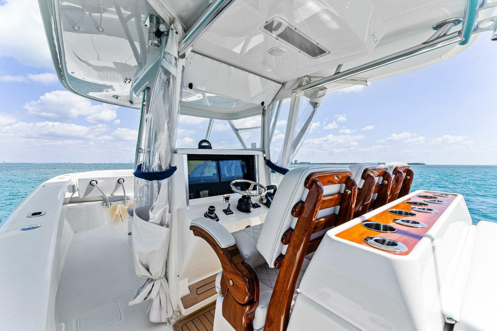 2015 Bahama 41 - Image 40