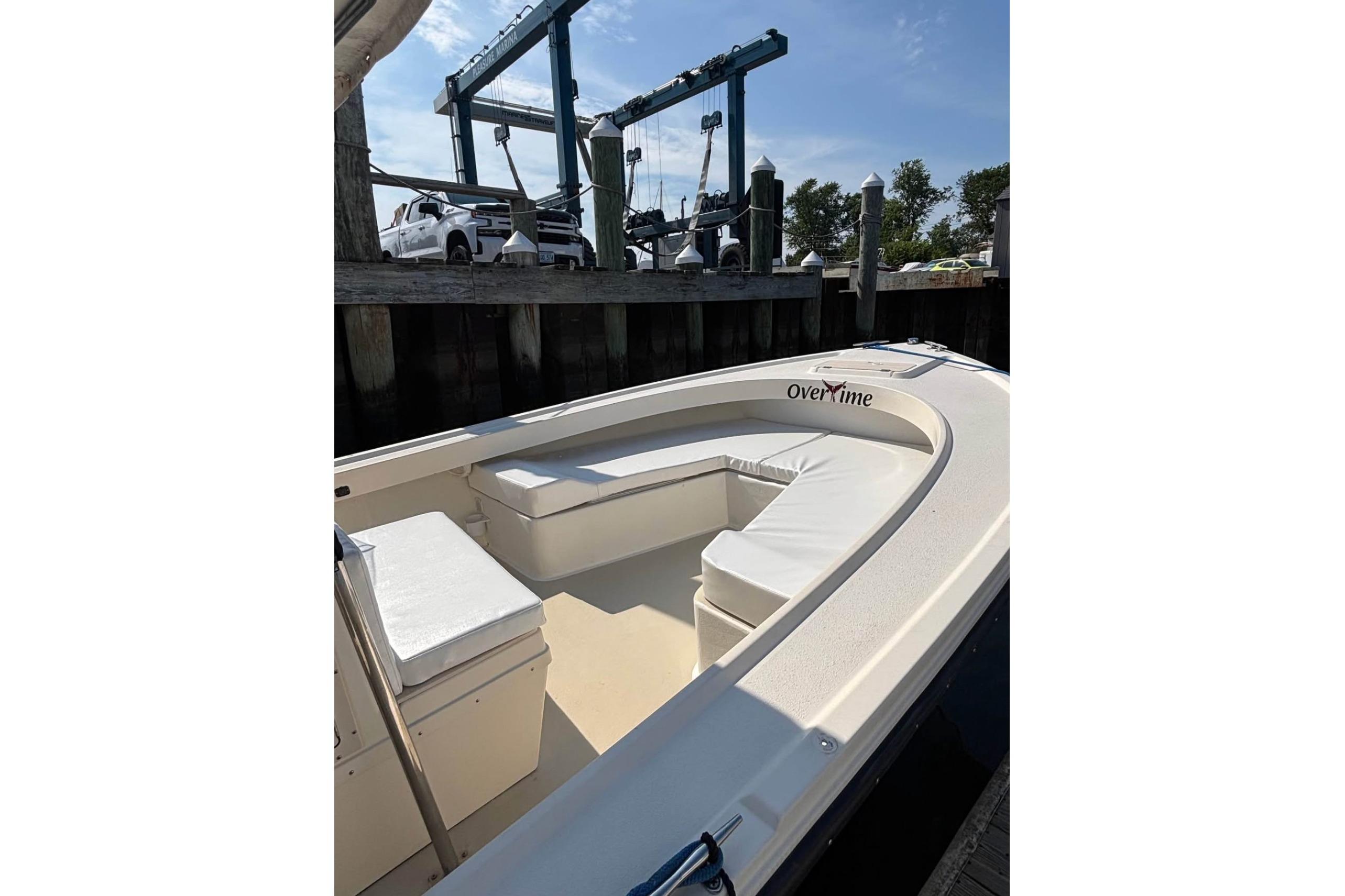 1999 Parker 2501 Center Console - Image 8