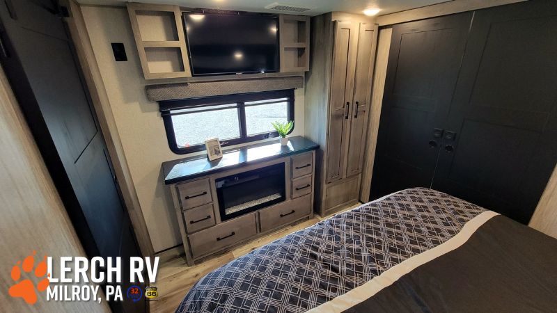 2022 KZ RV Durango Gold G387FLF - Image 37