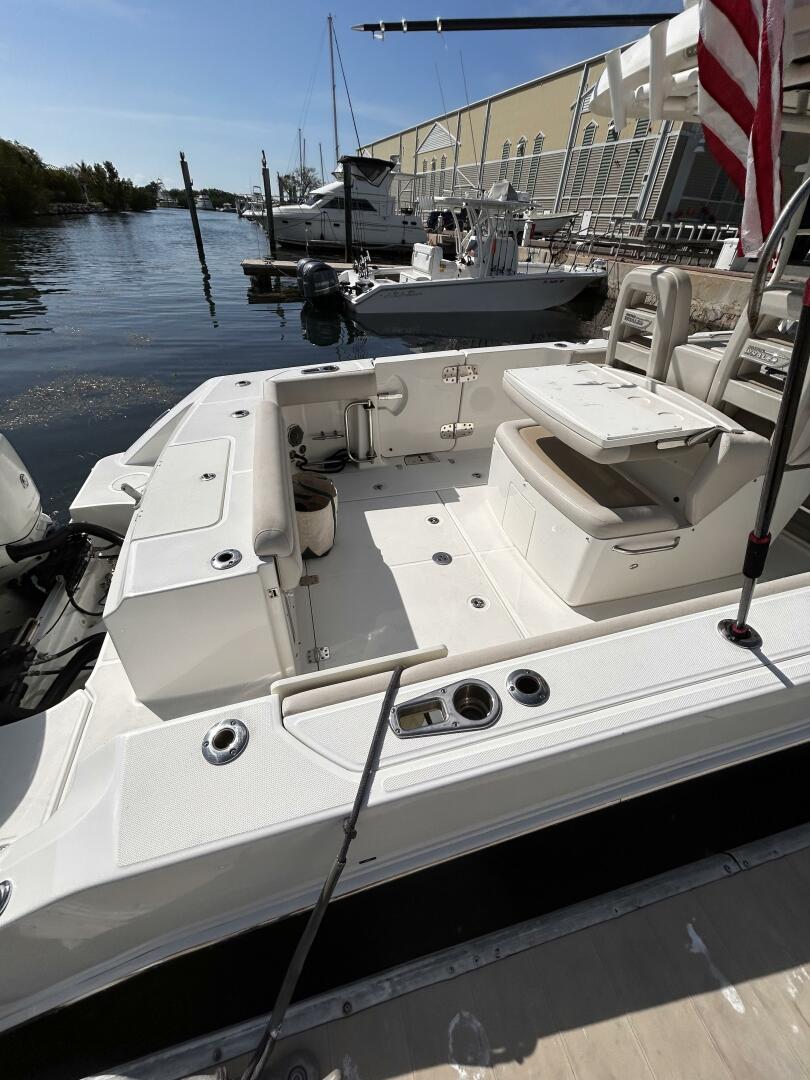2017 Boston Whaler 330 Outrage - Image 4