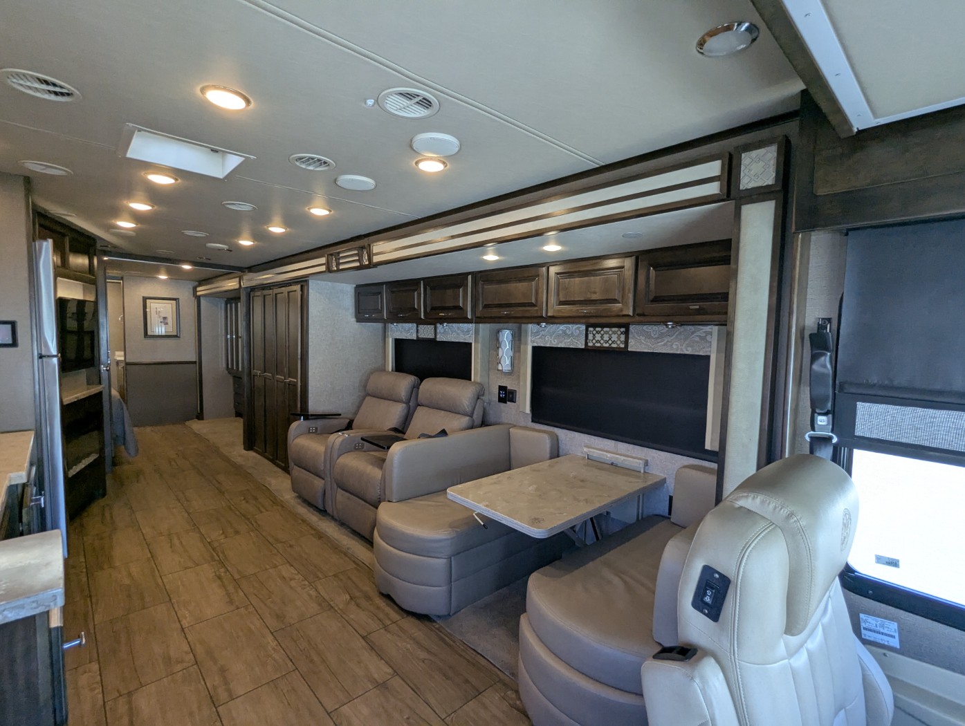 2019 Tiffin Open Road Allegro 36 UA - Image 11