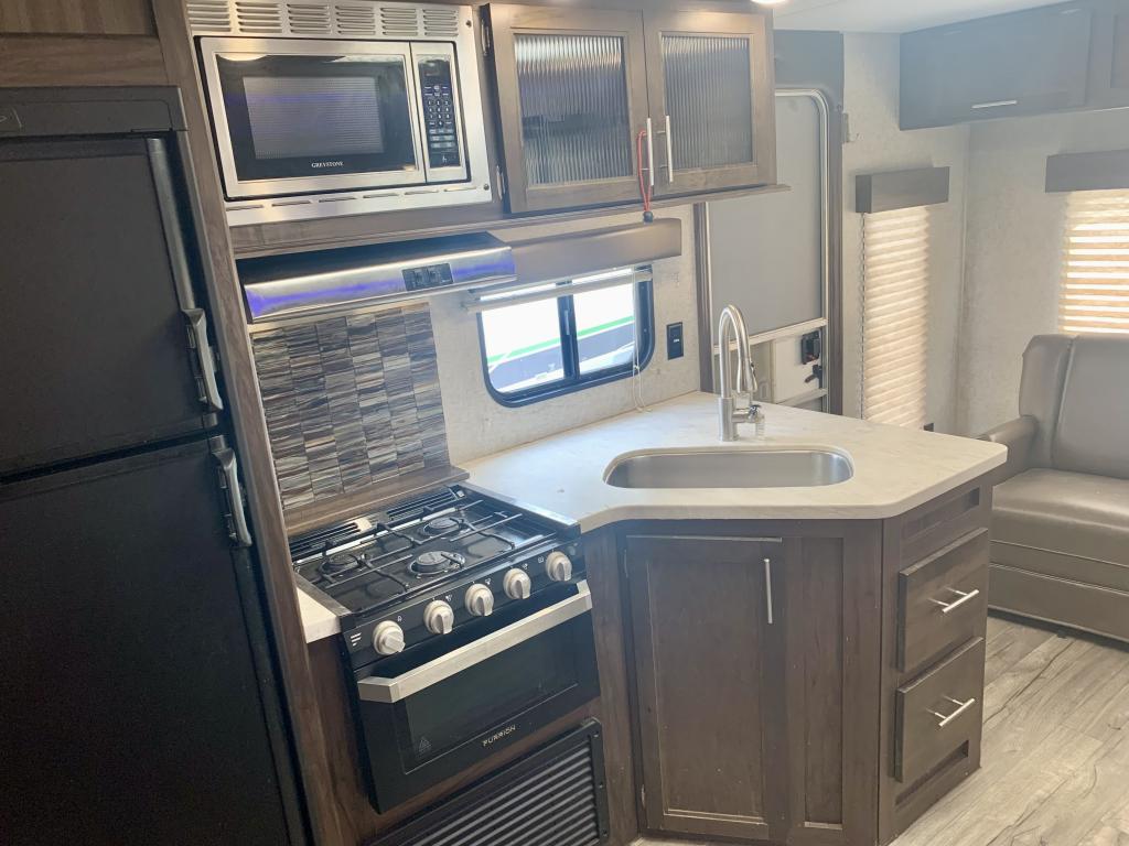 2019 FOREST RIVER 26RL - Image 7