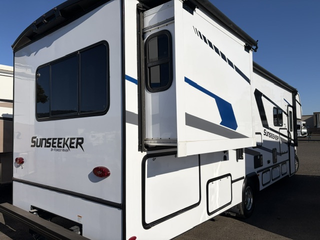 2026 Forest River Sunseeker LE 3010DS - Image 5