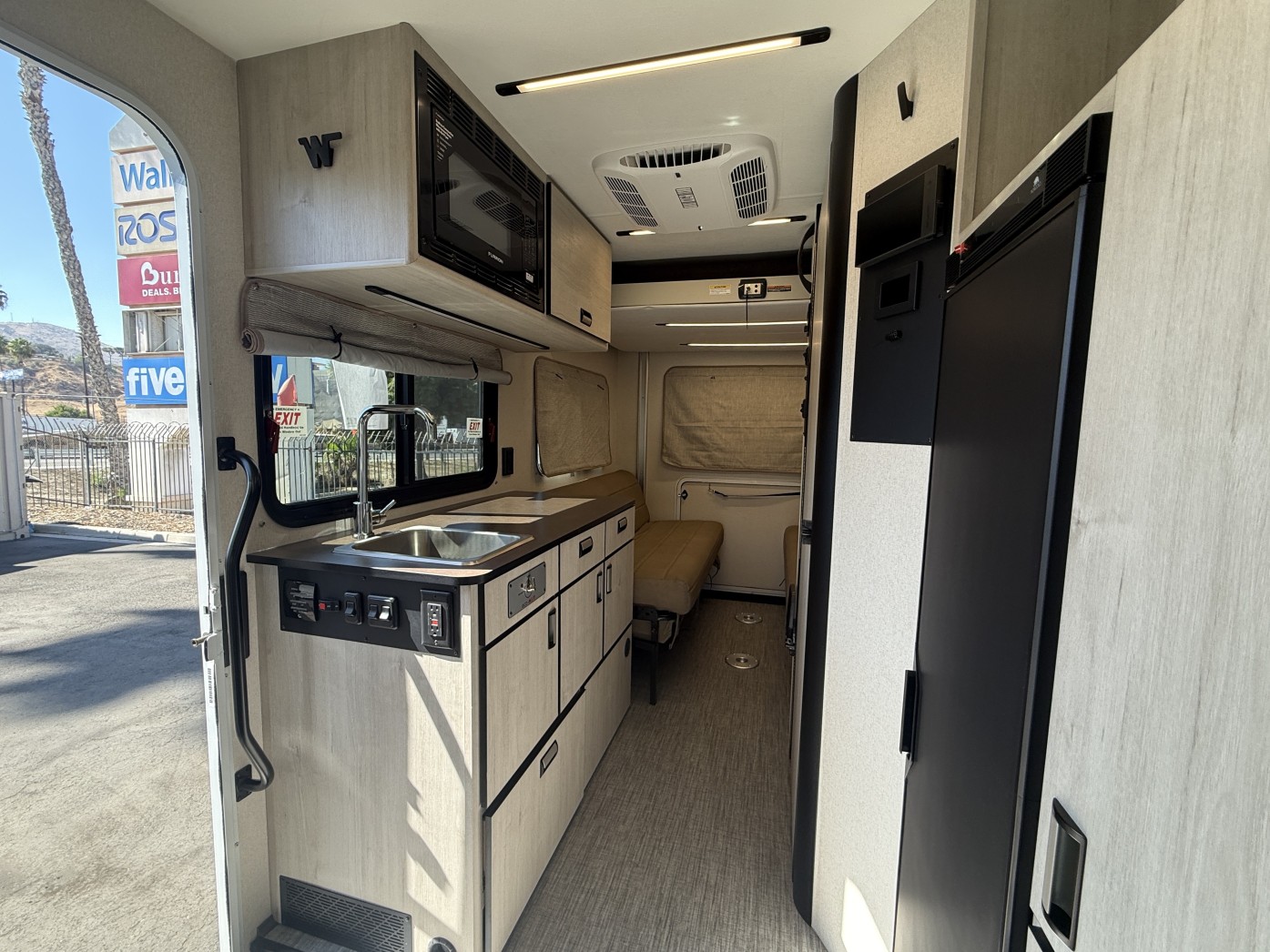 2027 Winnebago Elora 19DC - Image 14