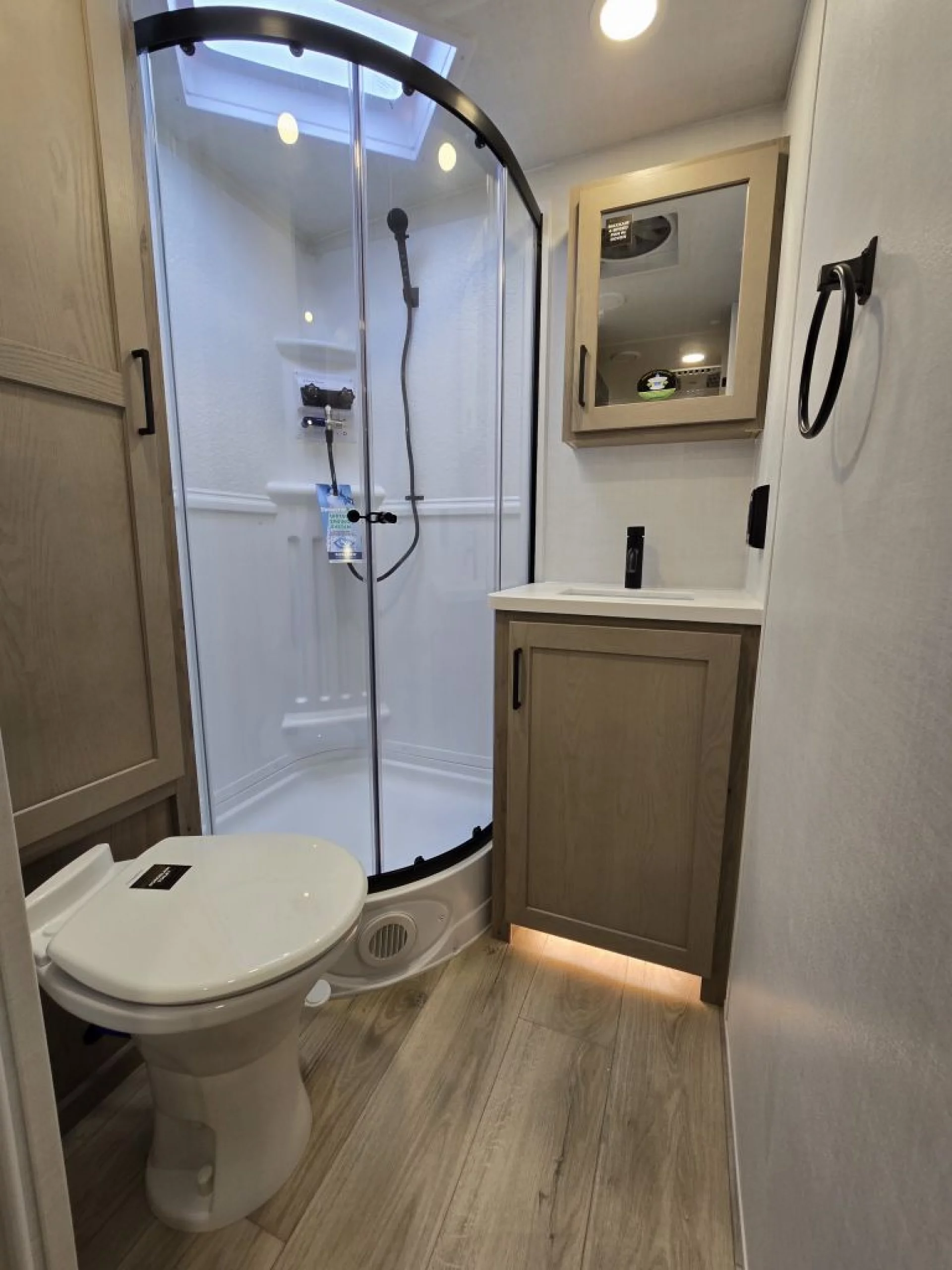 2026 FOREST RIVER ROCKWOOD MINI LITE 2520BH - Image 20