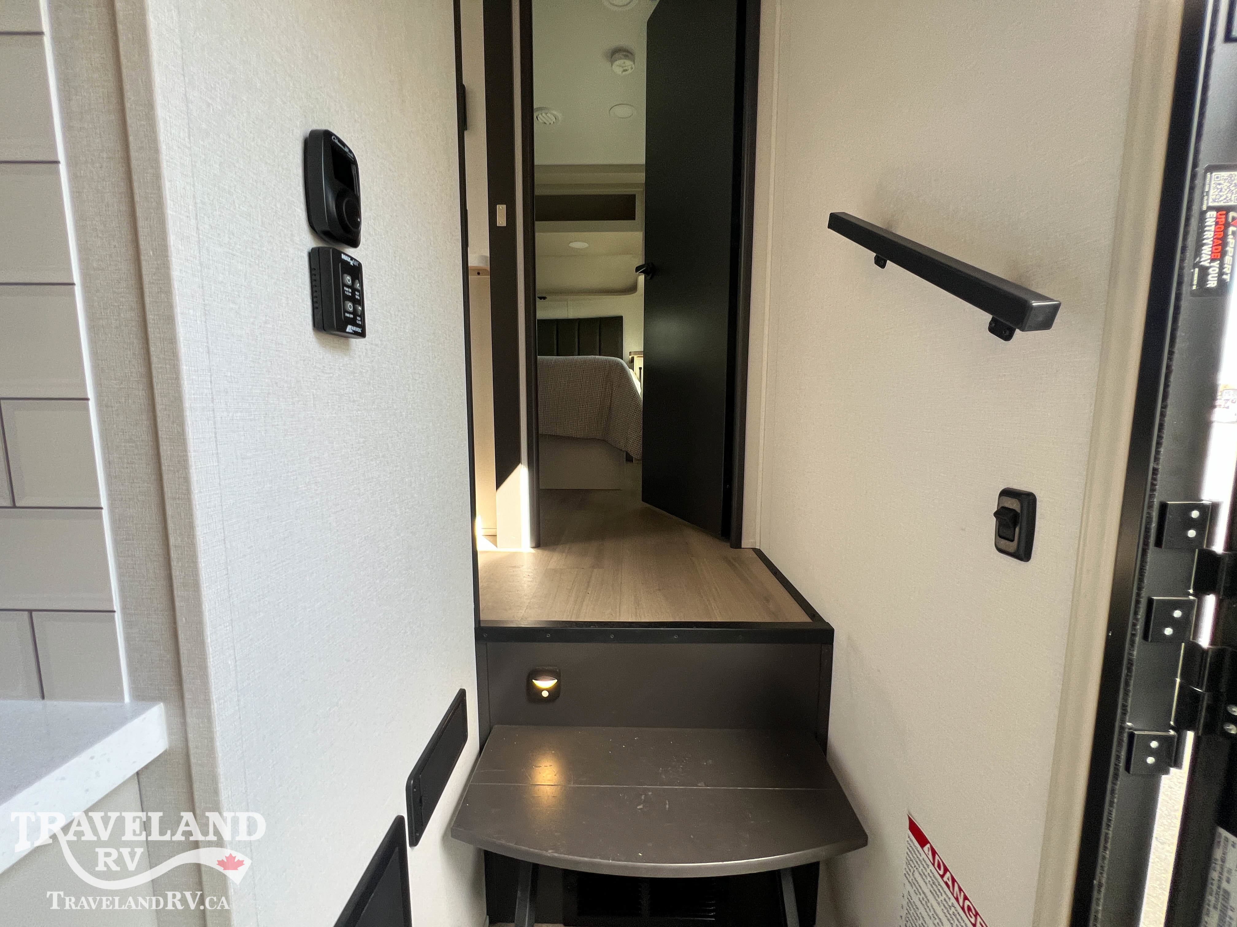 2026 Grand Design Momentum G-Class Fifth Wheel 394G - Image 20