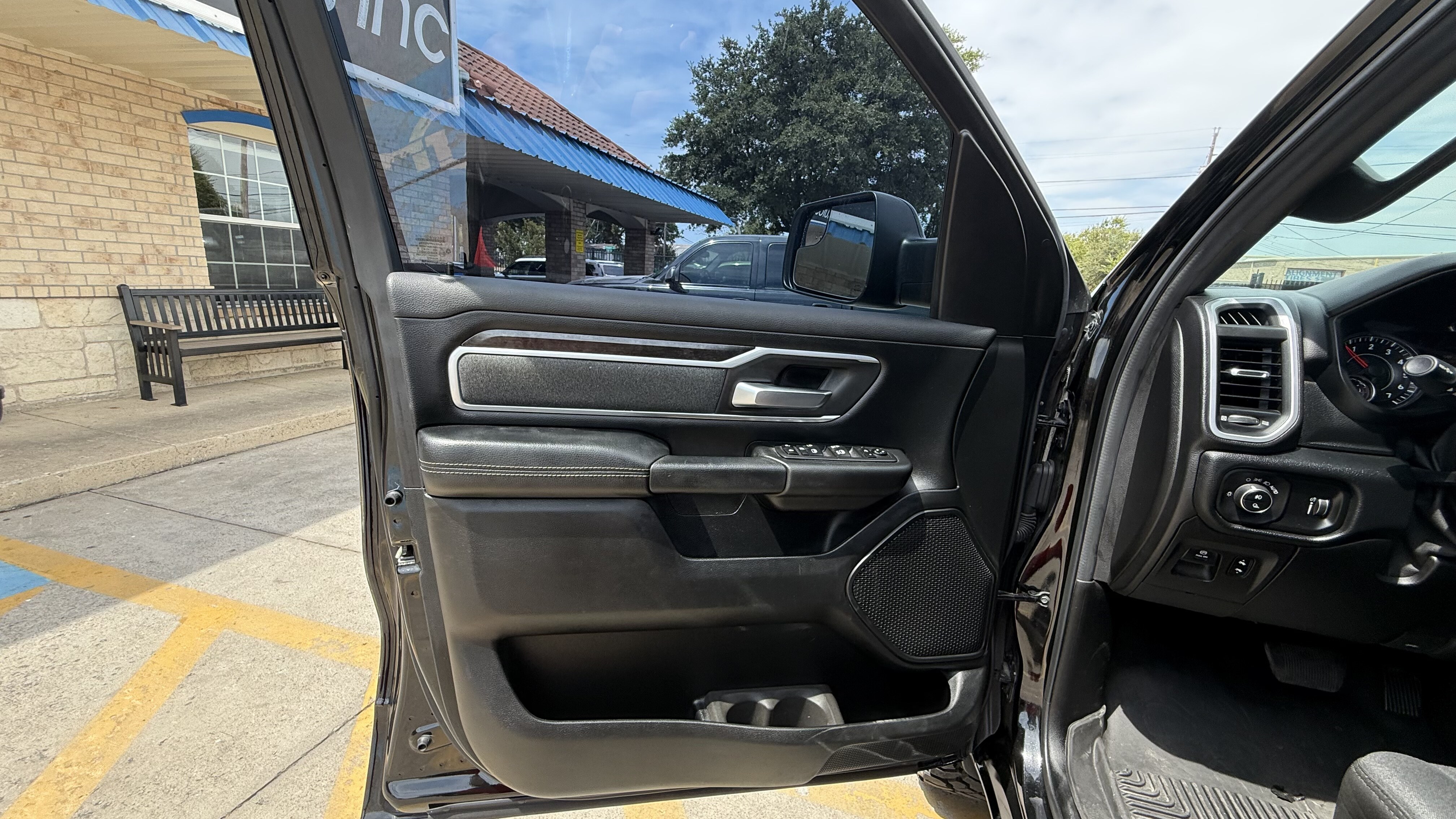 2020 Ram 1500 Pickup Crew Cab Bighorn/Lone Star 4WD - Image 22