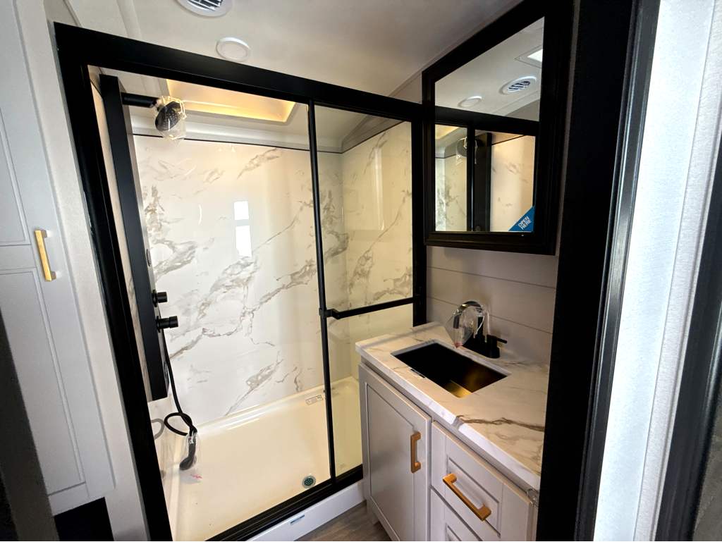 2027 JAYCO NORTH POINT 375TBDB - Image 11