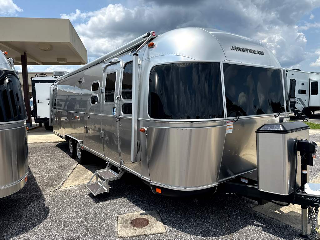 2026 AIRSTREAM CLASSIC 30RBQ - Image 1
