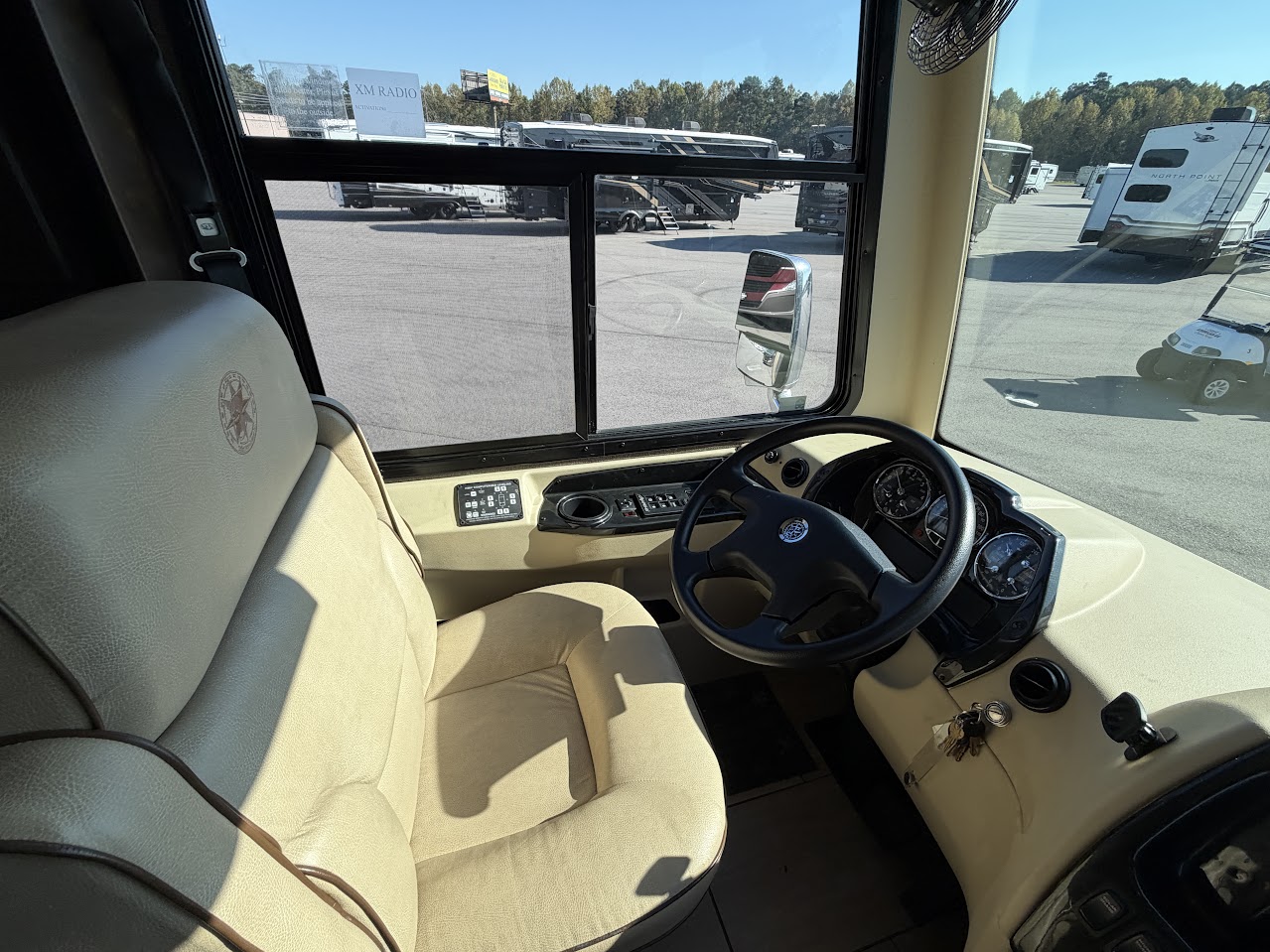 2017 TIFFIN ALLEGRO BREEZE 32BR - Image 8