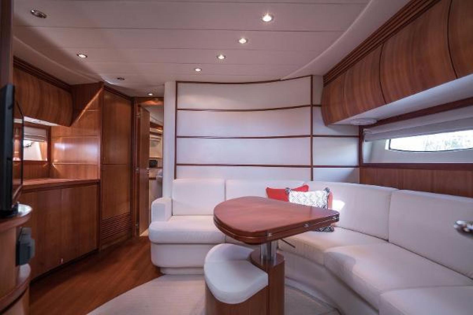 2008 Pershing - Image 19