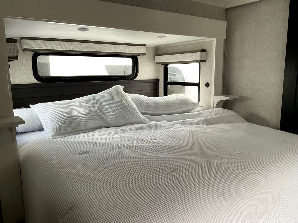 2025 JAYCO PINNACLE 38 FBRK - Image 21