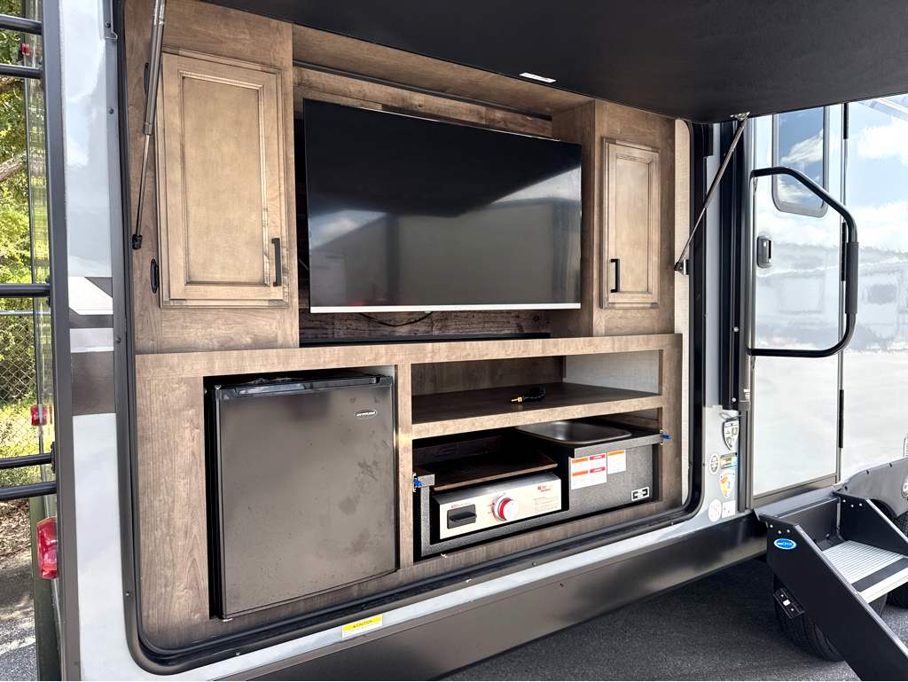 2024 VENTURE RV STRATUS 261VRB - Image 5