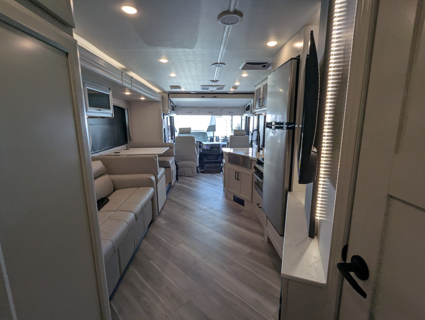 2026 Fleetwood Fortis 34MB - Image 32