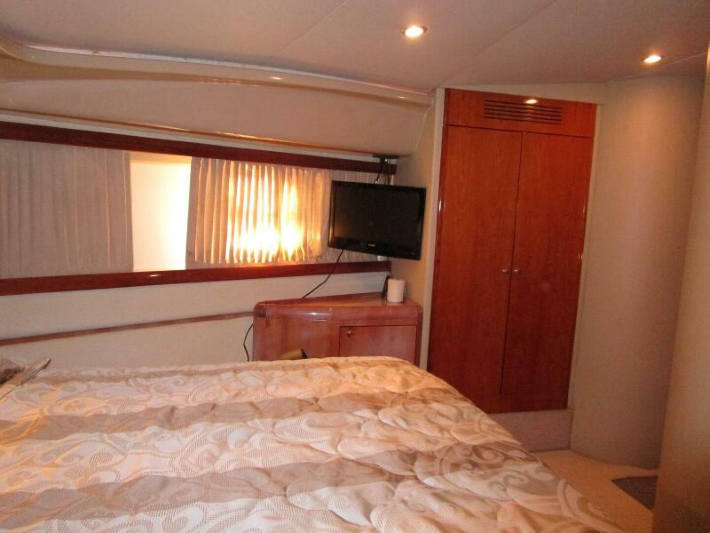 2003 Ferretti Yachts 590 Motor Yacht - Image 26