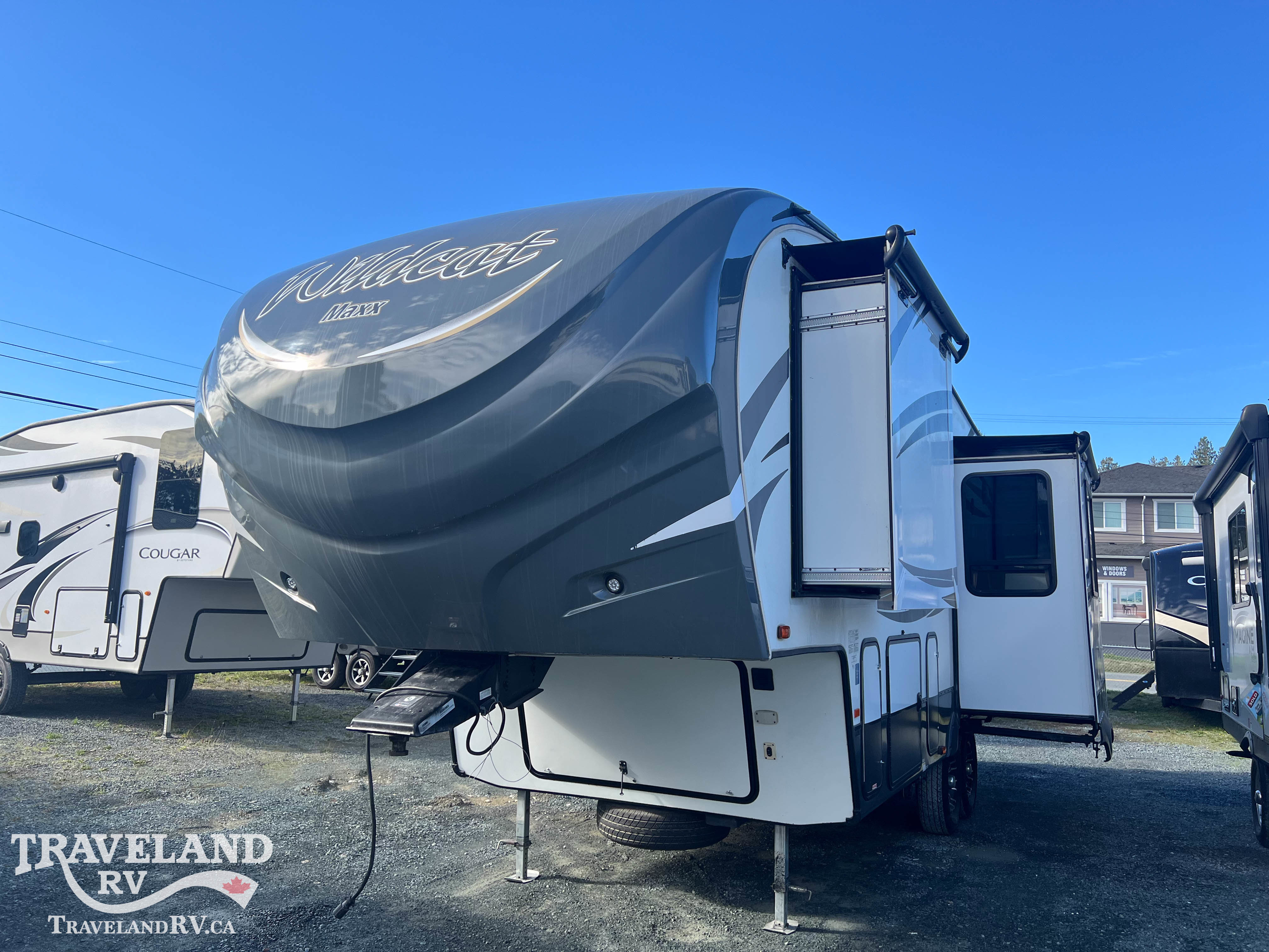 2016 Forest River WILDCAT 242RL - Image 5