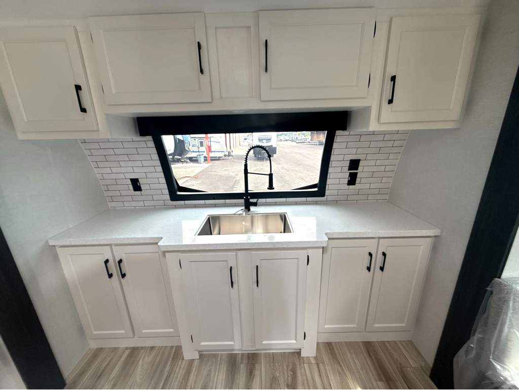 2027 VENTURE RV SPORTTREK 333VFK - Image 11
