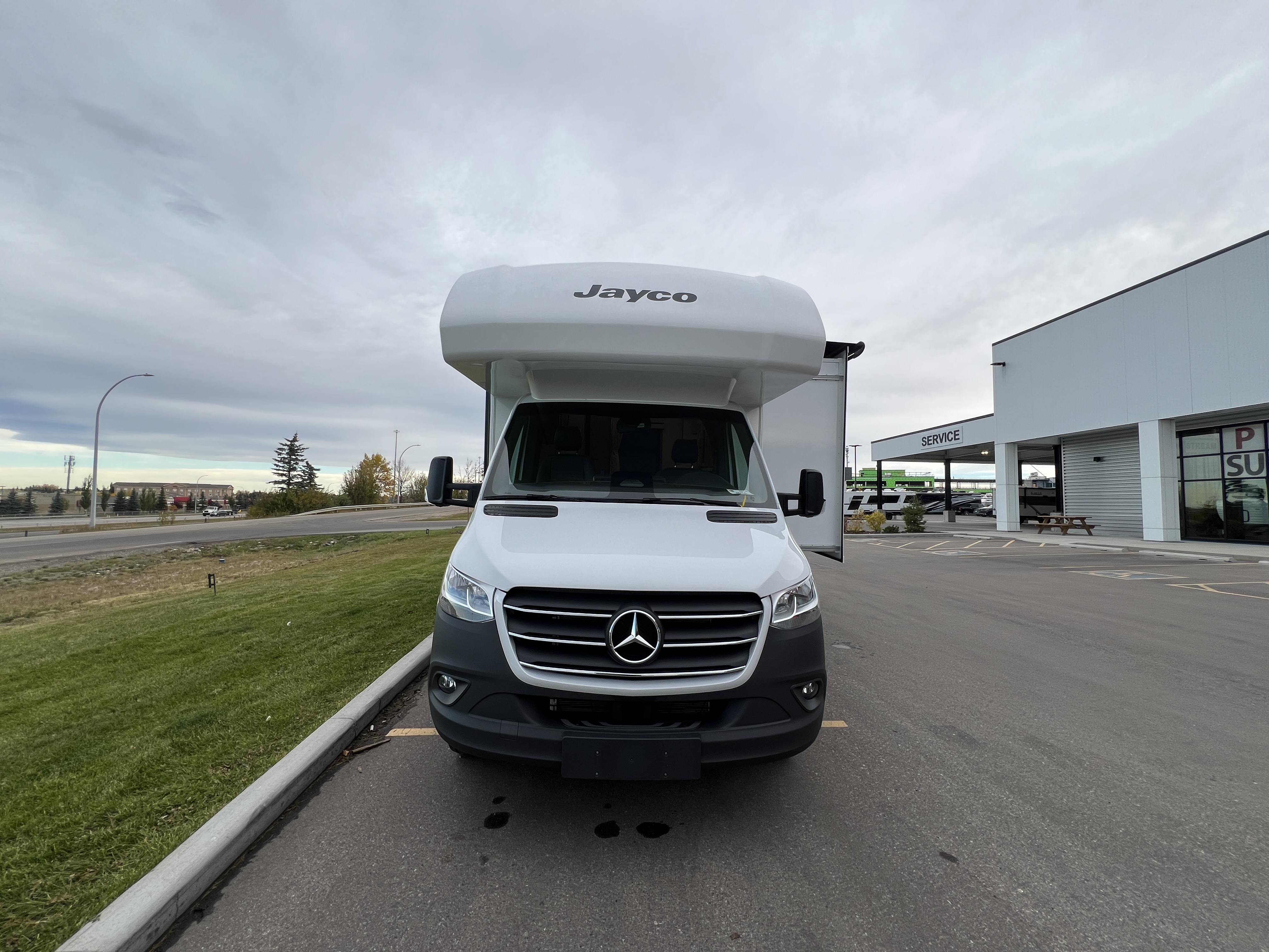 2027 Jayco Melbourne 24L - Image 5