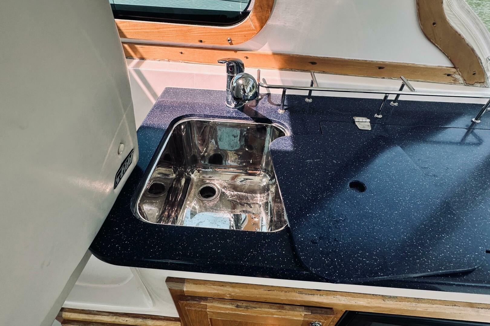 2007 Sabre 34 Express - Image 90