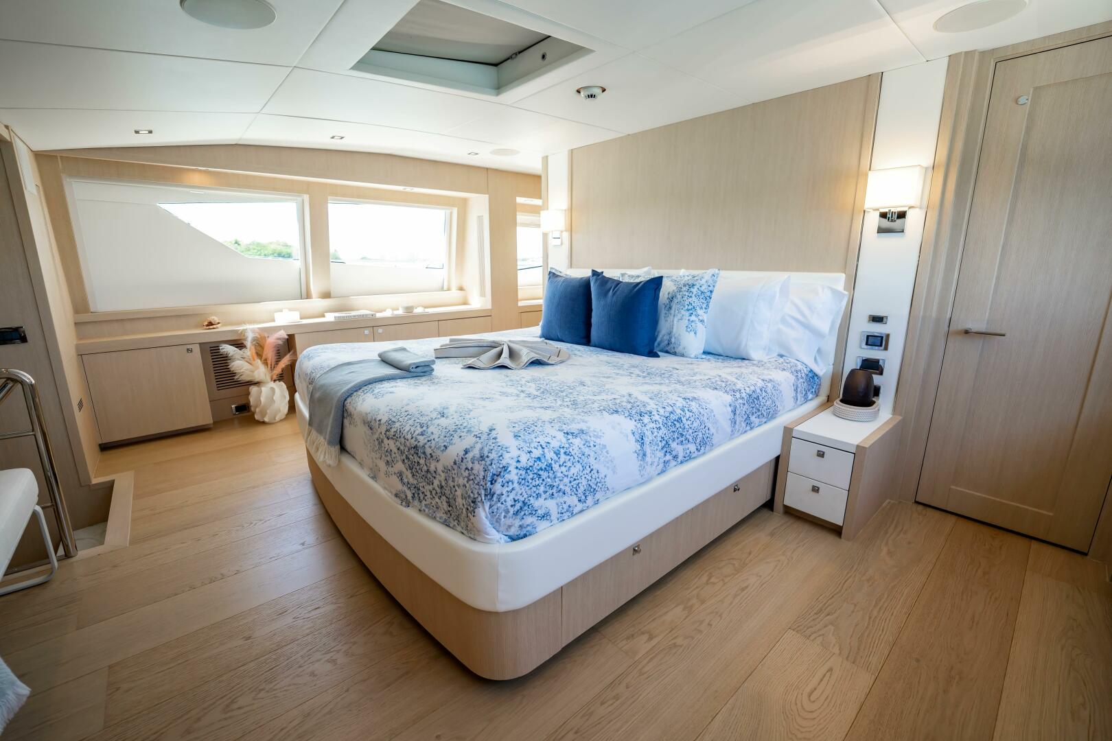2011 Sunseeker 34 Metre Yacht - Image 43