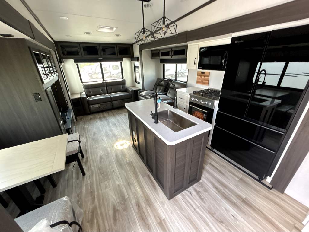 2026 VENTURE RV SPORTTREK 353VIK - Image 6