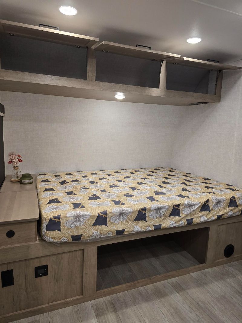 2026 Ember RV E-Series 19ETS - Image 32
