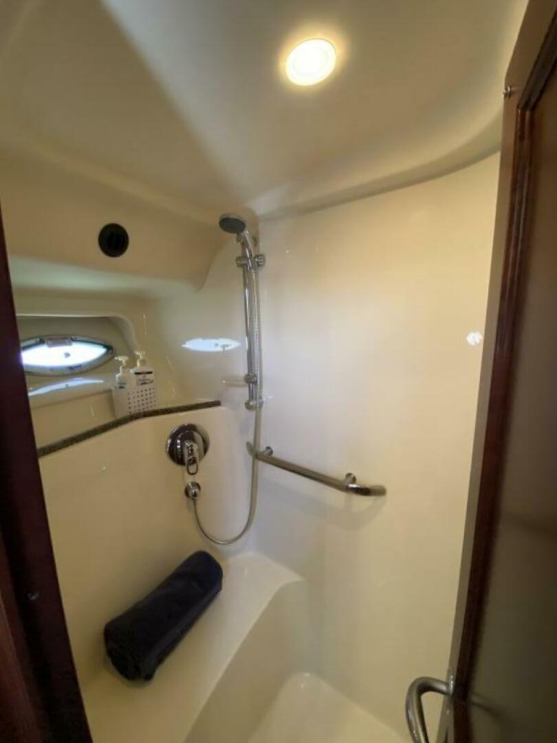 2006 Sea Ray 58 Sedan Bridge - Image 57