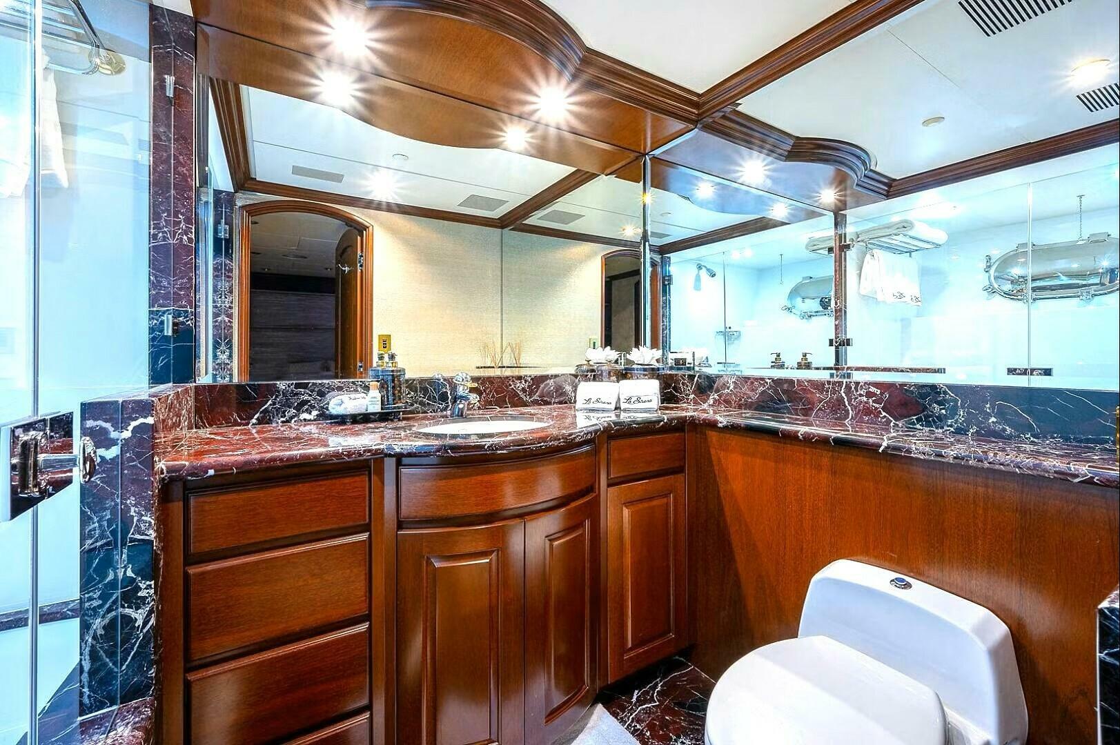 2000 Christensen Raised Pilothouse MY - Image 15