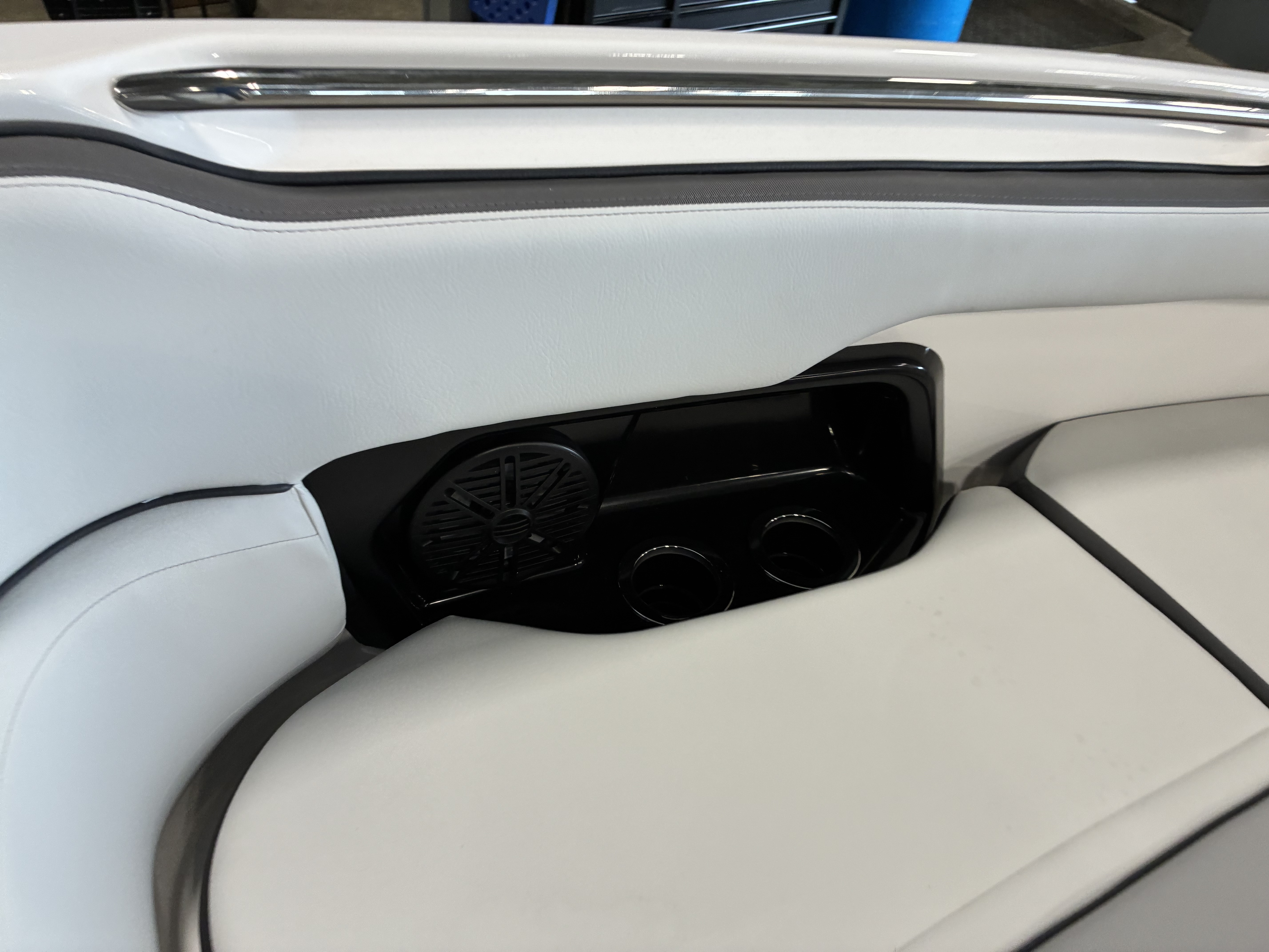 2026 Yamaha Boats AR250 - Image 17