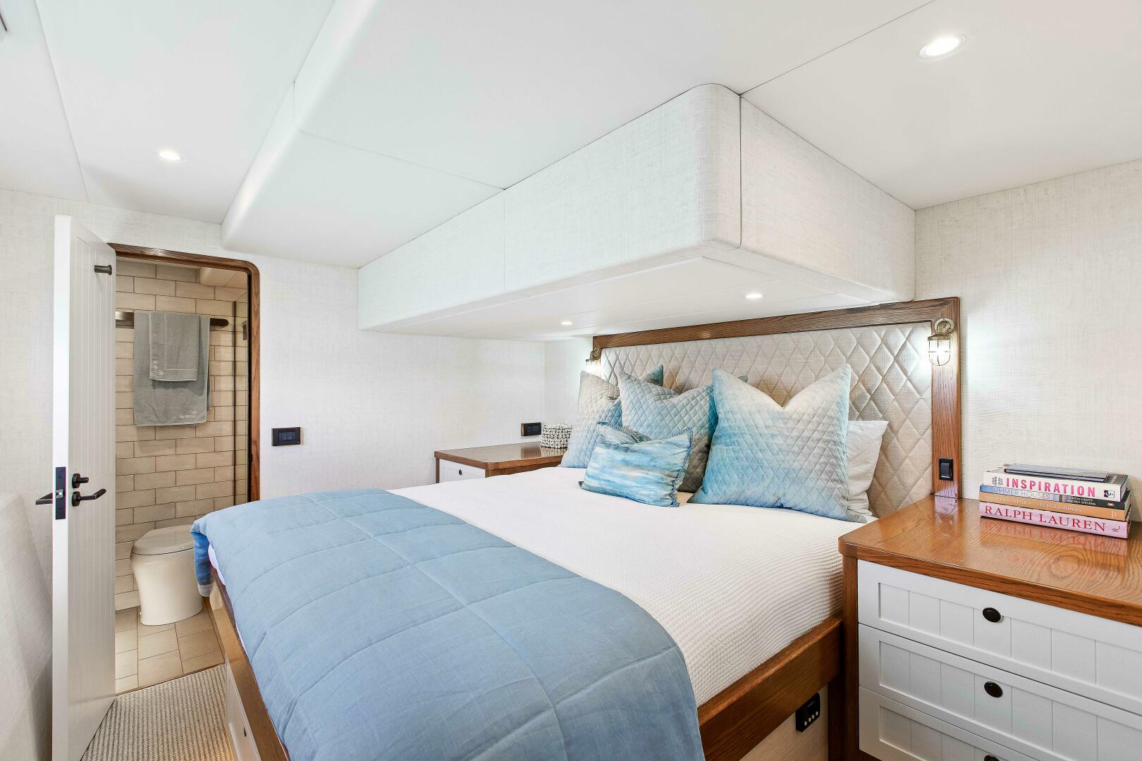 2021 Valder Yachts Power Cat - Image 19