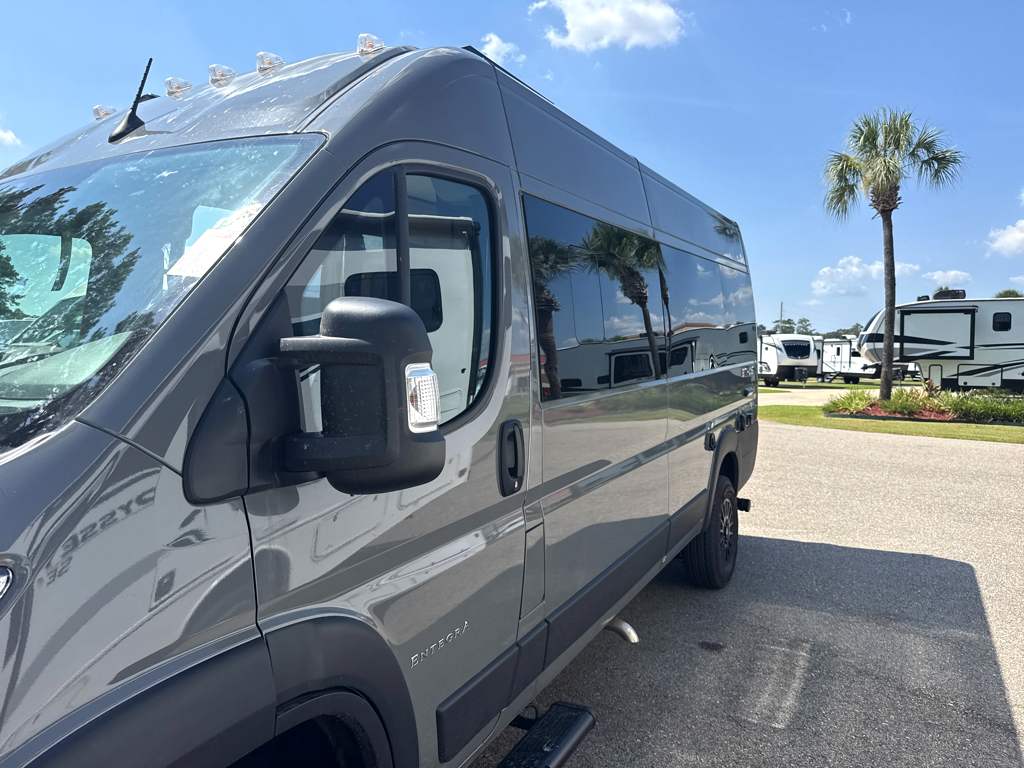 2027 ENTEGRA COACH ETHOS 20T - Image 2