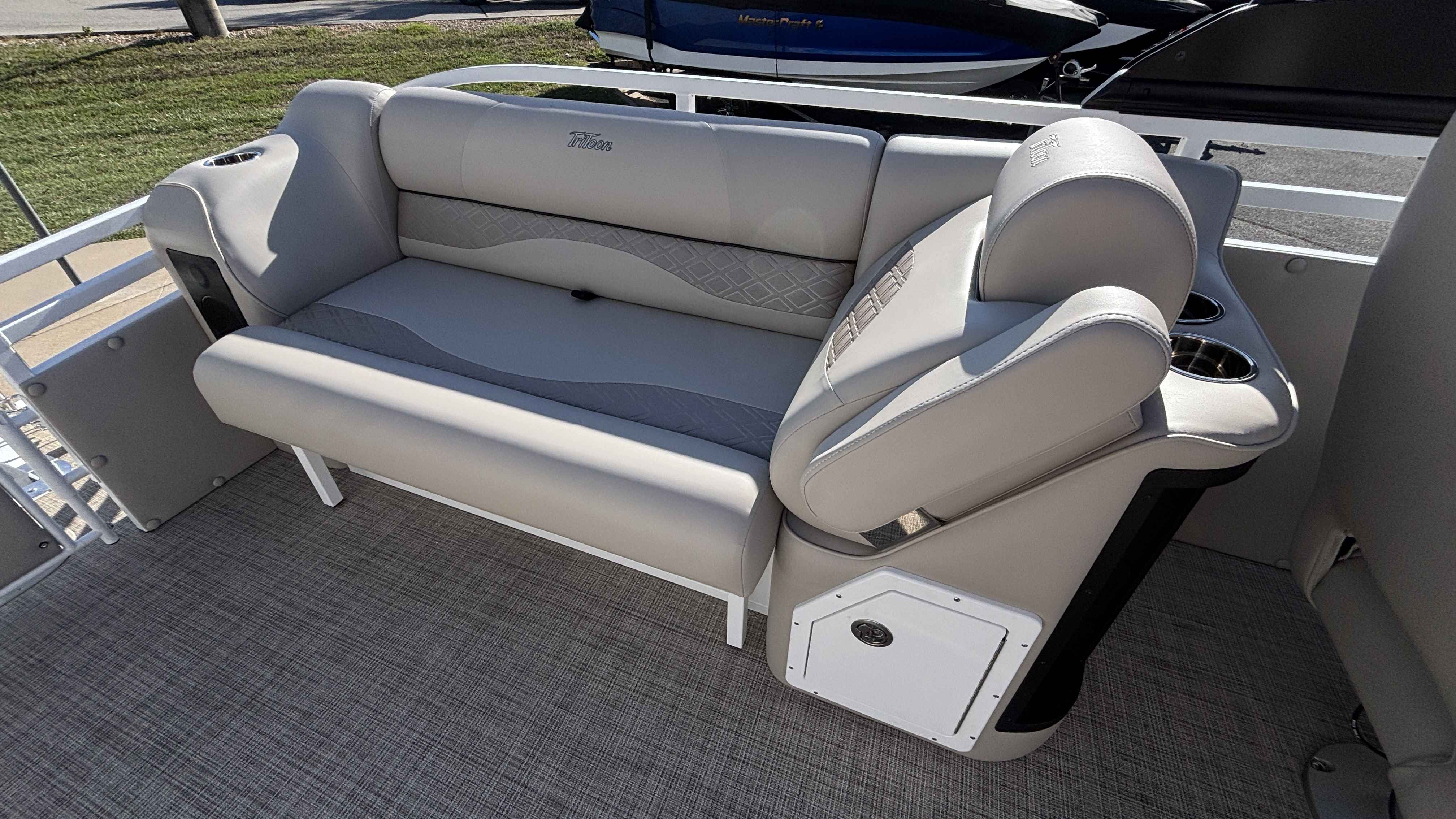 2026 JC Tritoon NepToon 25TT Sport - Image 19