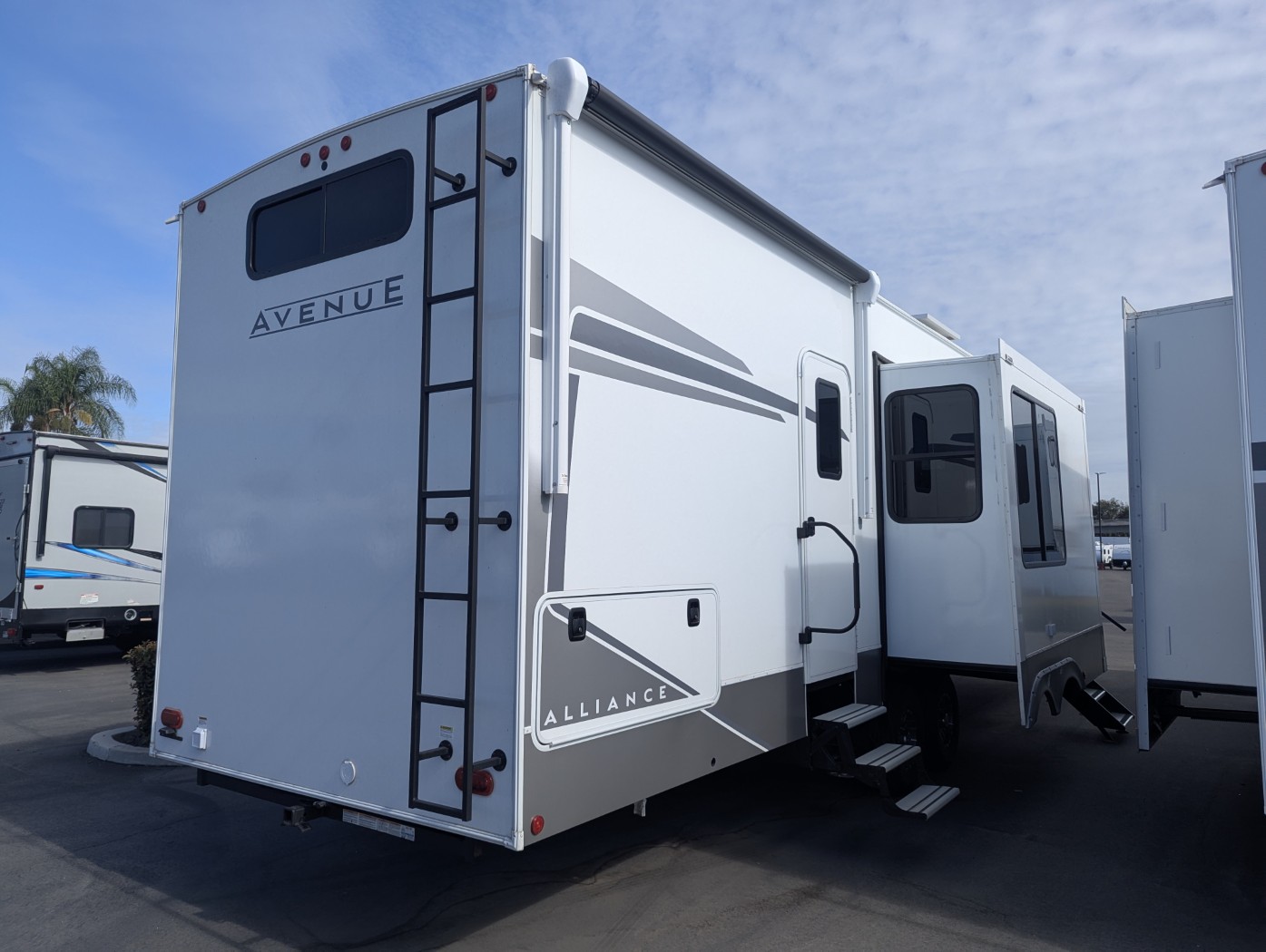 2026 Alliance RV Avenue 38DBL - Image 4