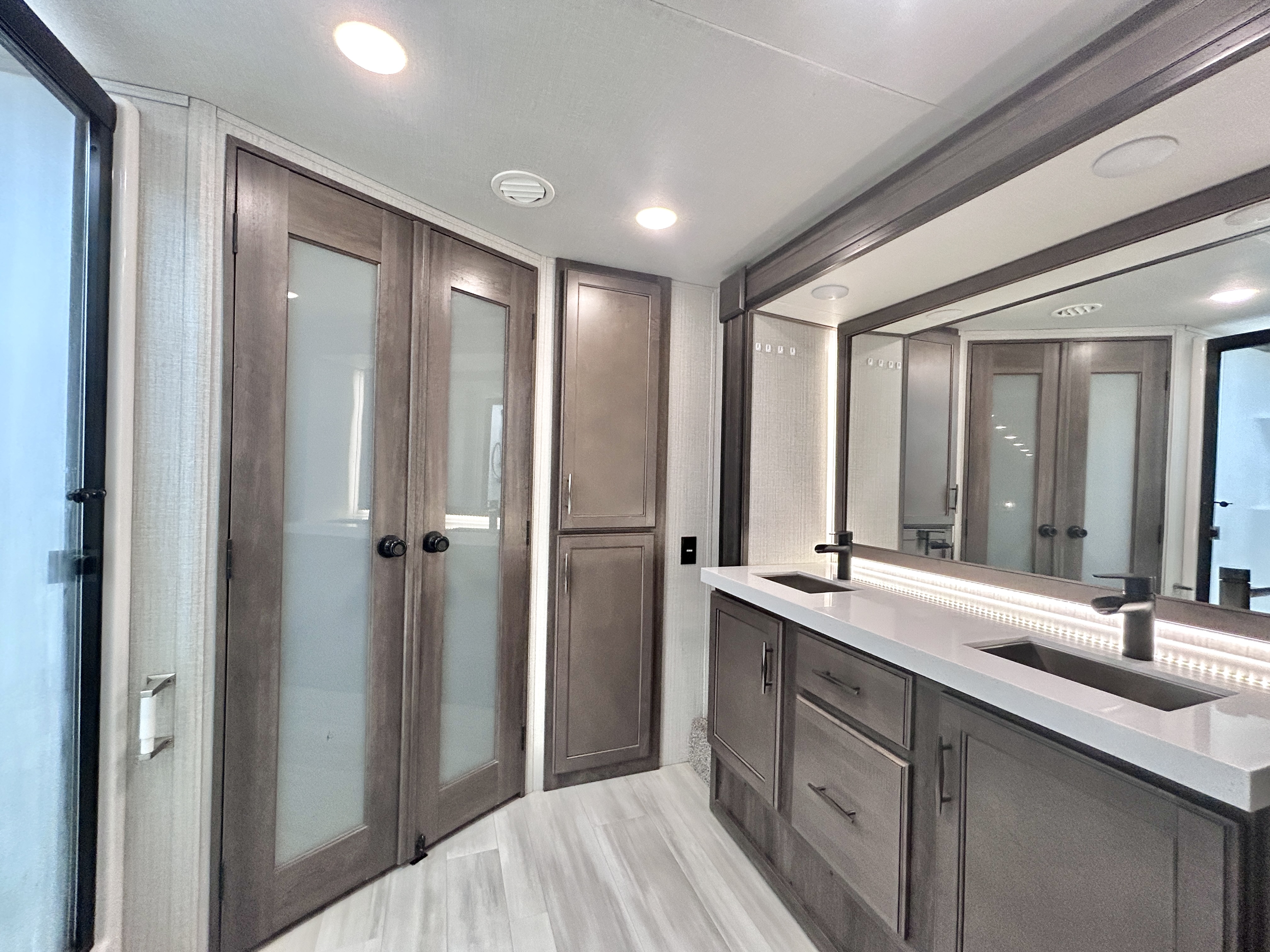 2021 Grand Design 373FB SOLITUDE - Image 29
